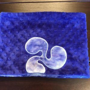 Triple Flip Minkey reversible (purple/purple marble) neck warmer. Like new